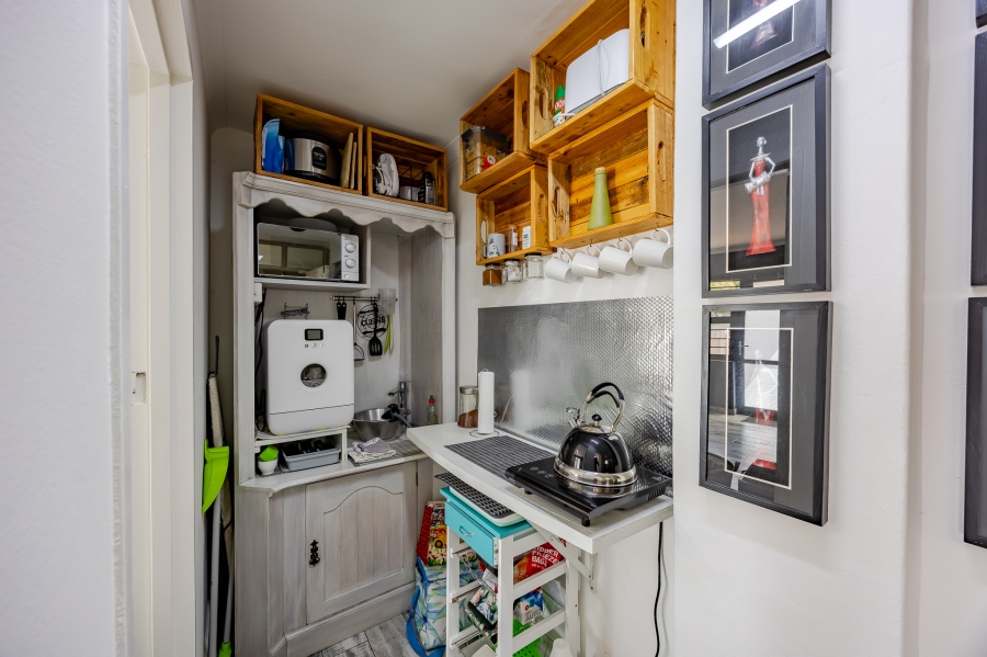 6 Bedroom Property for Sale in Flamingo Vlei Western Cape